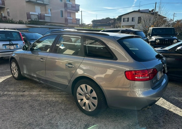 Audi A4 cena 22500 przebieg: 241000, rok produkcji 2009 z Szydłowiec małe 154